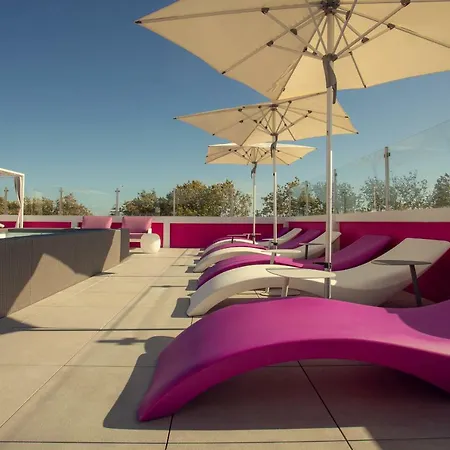 Chic Πανσιόν 4*